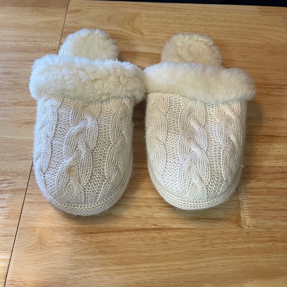 Daniel Green Womens Cream Cable Knit Faux Fur Lined Scuff Slippers Large 10-11